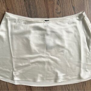Wild Fable off white Satin Mini Skirt